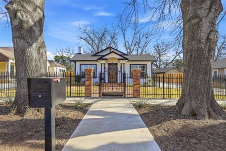 New construction Single-Family house 107 Sunset Dr, Cleburne, TX 76033 - image