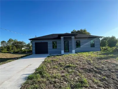 New construction Single-Family house 707 Ledge St, Lehigh Acres, FL 33972 - image