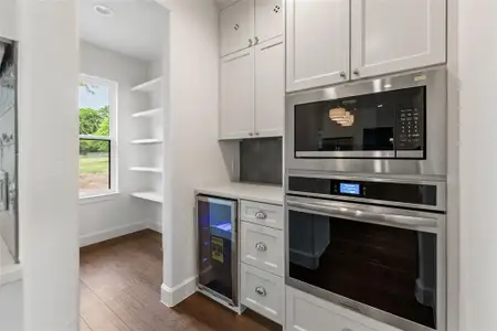 New construction Single-Family house 8132 Wyldewood Cir, Fort Worth, TX 76126 - image 3