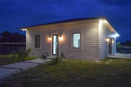 New construction Single-Family house 19620 Sw 206 St, Miami, FL 33187 - image