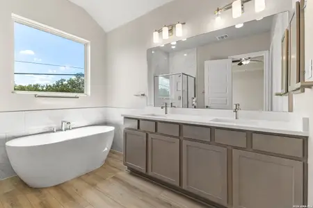 New construction Single-Family house 130 Gallant Fox, Castroville, TX 78009 plan 2632 - image 6