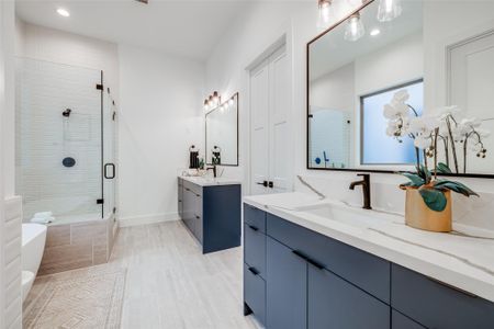 New construction Single-Family house 1634 Castle Ct, Houston, TX 77006 - image 10