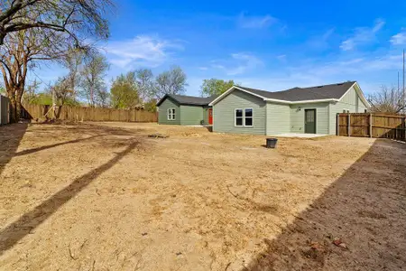 New construction Single-Family house 1840 E Broadway Ave, Fort Worth, TX 76104 - image