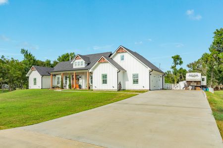 New construction Single-Family house 206 Black Oak Dr, Angleton, TX 77515 - image