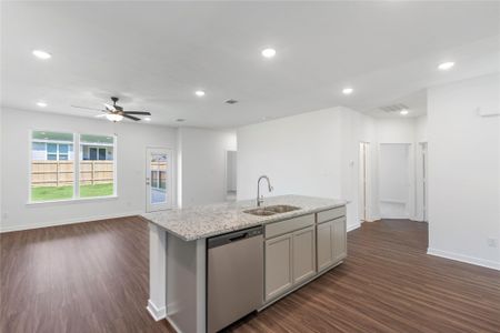 New construction Single-Family house 3710 Youpon Ln, Huntsville, TX 77340 plan The 1613 - image 16