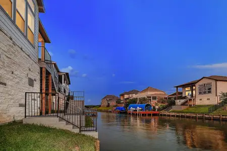 New construction Single-Family house 11021 N Lake Mist Ln, Willis, TX 77318 plan Auburn - image 3