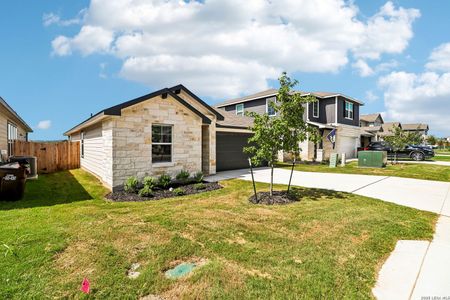 New construction Single-Family house 858 Shatterhand Blvd, San Antonio, TX 78260 plan The Briscoe (820) - image