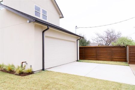 New construction Single-Family house 10930 Beauty Ln, Dallas, TX 75229 - image