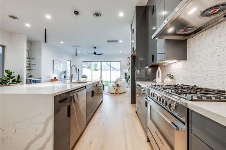 New construction Single-Family house 2113 Huldy St, Houston, TX 77019 - image 7