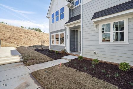 New construction Townhouse house 600 Hillfarm Dr, Wake Forest, NC 27587 SAMPSON- photo 2 2