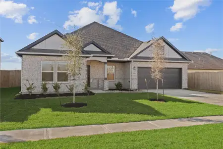 New construction Single-Family house 3222 Emerald Hills Dr, Angleton, TX 77515 - image