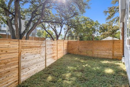 New construction Single-Family house 814 N Bluff Dr, Unit 81, Austin, TX 78745 - photo 32 32