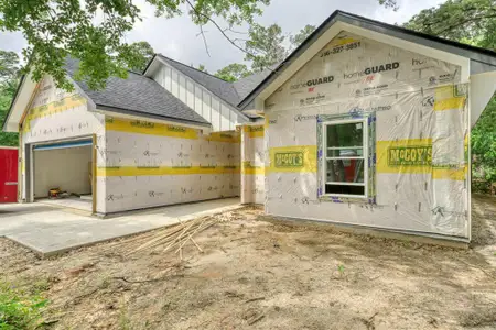 New construction Single-Family house 1112 Holly Springs Dr, Huntsville, TX 77320 null- photo 0