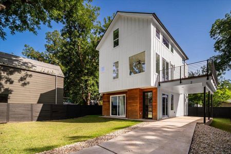 New construction Single-Family house 2902 Gonzales St, Unit 2, Austin, TX 78702 null- photo 0