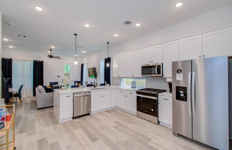 New construction Single-Family house 1616 Benson St, Houston, TX 77020 - image 8