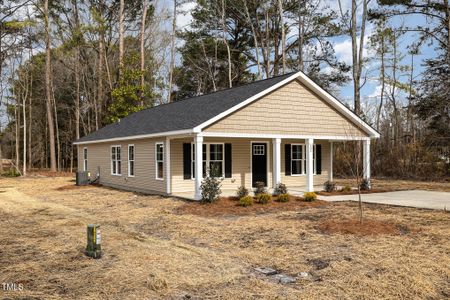 New construction Single-Family house 303 E Pope Ave, Kenly, NC 27542 null- photo 0 0