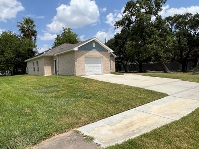 New construction Single-Family house 2323 Oakdale St, Houston, TX 77004 - image