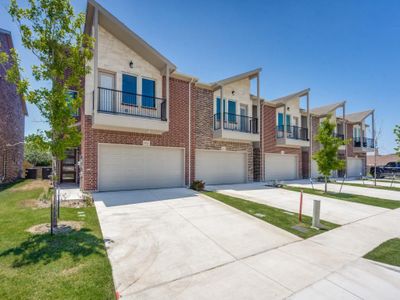 New construction Townhouse house 5621 Woodlands Dr, The Colony, TX 75056 null- photo 1 1