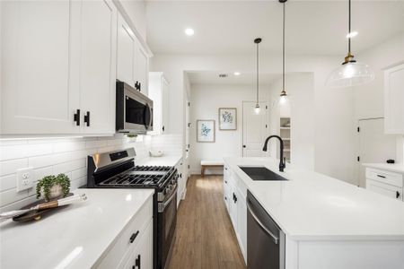 New construction Single-Family house 3107 Stonewall St, Houston, TX 77020 - image 3