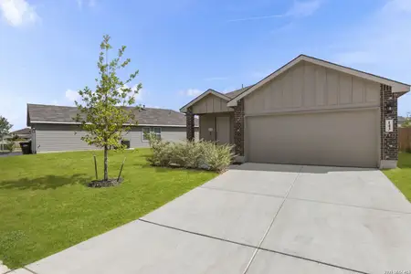 New construction Single-Family house 143 Pigeon Grn, San Antonio, TX 78253 - image