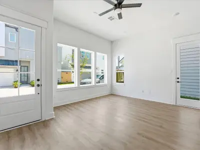 New construction Single-Family house 8914 Sunshine Laverne Ln, Houston, TX 77080 - image 18