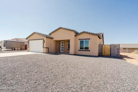 New construction Single-Family house 10199 W Bradshaw Dr, Arizona City, AZ 85123 - image