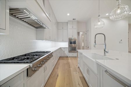 New construction Single-Family house 1119 Willard St, Houston, TX 77006 - image 8