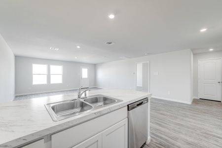 New construction Single-Family house 560 Quail Mdws Dr, Cleburne, TX 76031 null- photo 10 10