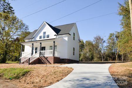 New construction Single-Family house 320 City Avenue, Lancaster, SC 29720 - photo 0