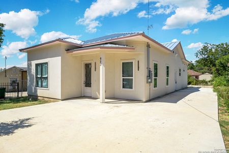 New construction Single-Family house 623 N San Bernardo Ave, San Antonio, TX 78228 - photo 0