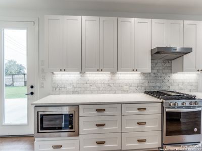 New construction Single-Family house 414 Alexander Ave, New Braunfels, TX 78130 null- photo 6 6