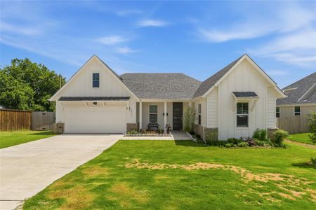 New construction Single-Family house 411 W Harwood Rd, Euless, TX 76039 - image