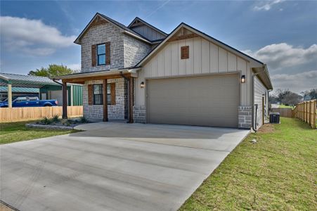 New construction Single-Family house 1033 S Masonic St, Bellville, TX 77418 - image