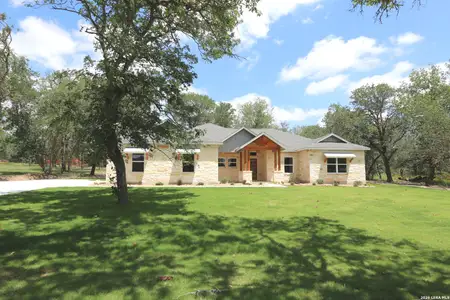 New construction Single-Family house 200 Cibolo Wy, La Vernia, TX 78121 - image