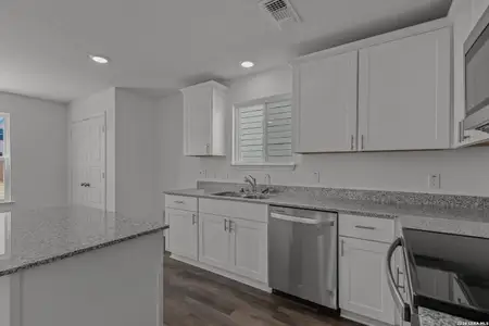 New construction Single-Family house 4072 Bermuda Ln, Seguin, TX 78155 plan Pierce - image 3