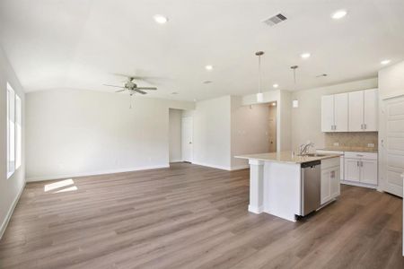 New construction Single-Family house 6310 Brahman Ct, Richmond, TX 77469 The Greenville (L400)- photo 5 5