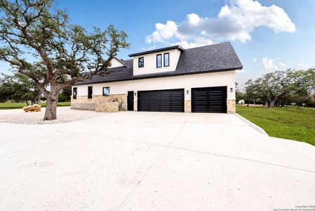 New construction Single-Family house 1583 Palomino Spgs, Bandera, TX 78003 - image