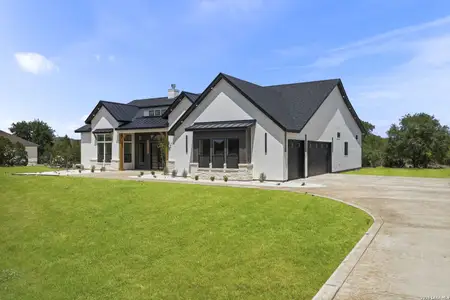 New construction Single-Family house 338 Highland Mdws, Bandera, TX 78003 - image