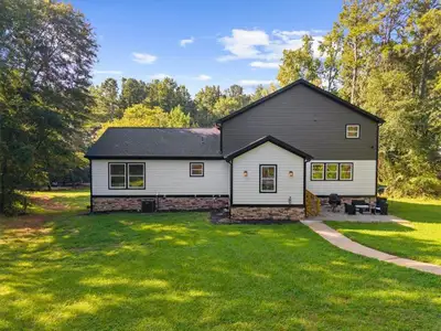 New construction Single-Family house 170 Lakeview Ln, Fayetteville, GA 30214 - image