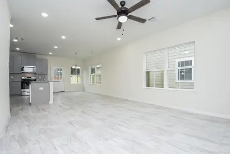 New construction Single-Family house 2807 Topiary Ln, Houston, TX 77014 - image