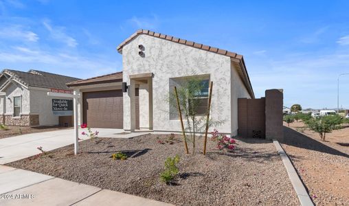 New construction Single-Family house 7920 N 79Th Dr, Glendale, AZ 85303 null- photo 2 2