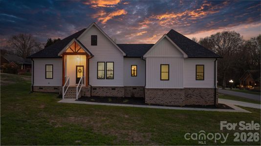 New construction Single-Family house 1213 Creekside Dr, Conover, NC 28613 - image