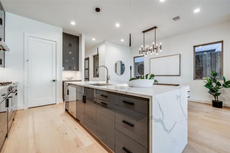 New construction Single-Family house 2113 Huldy St, Houston, TX 77019 - image 15