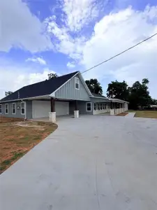 New construction Single-Family house 301 E San Bernard St, Brazoria, TX 77422 - image