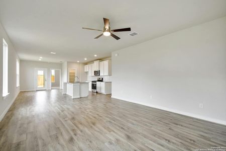 New construction Single-Family house 1616 Big Sur Dr, New Braunfels, TX 78130 Kendal- photo 4 4