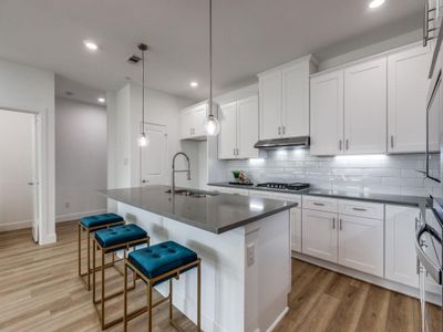 New construction Townhouse house 5617 Woodlands Dr, The Colony, TX 75056 null- photo 11 11