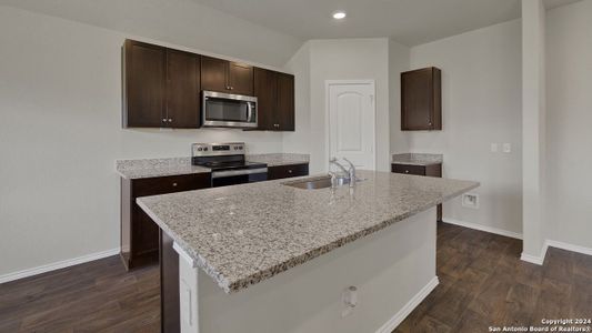 New construction Single-Family house 322 Honeydew Way, Seguin, TX 78155 Ashburn - photo 10 10