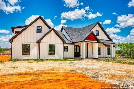 New construction Single-Family house 1110 Atascosa Cr 101, Floresville, TX 78114 - photo 0