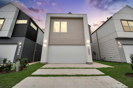 New construction Single-Family house 13105 Moncloa Dr, Houston, TX 77047 - image