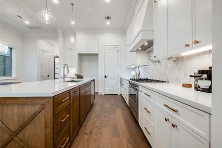 New construction Single-Family house 2434 Quenby St, Houston, TX 77005 - image 18